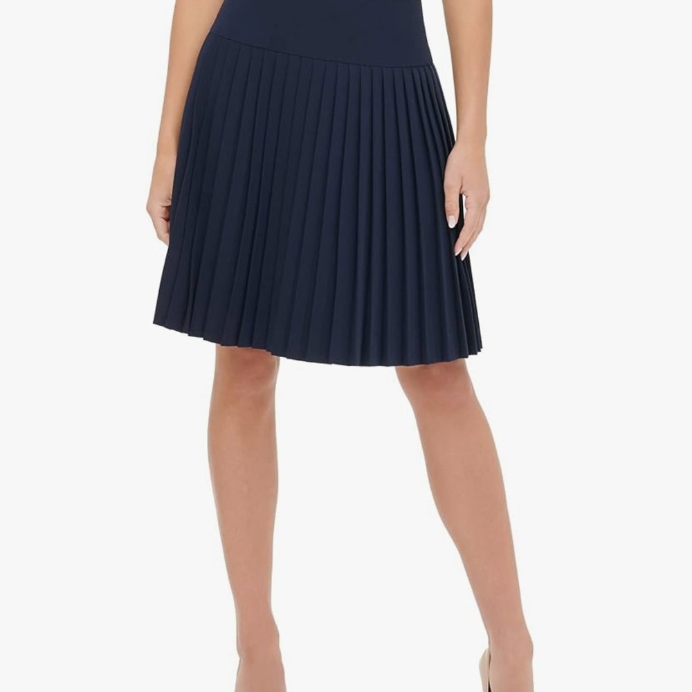 Tommy Hilfiger Navy Pleated Skirt size 0